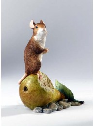 Mouse On Pear H: 11cm
